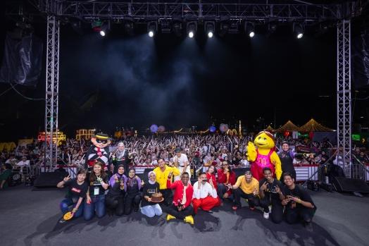 McDonald’s Malaysia Hangatkan Putrajaya Dengan Konsert Duo Terhangat Sempena Kempen Spicy Chicken McDeluxe
