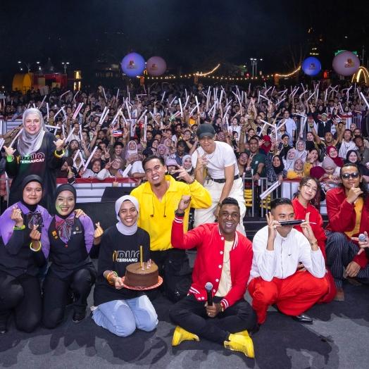 McDonald’s Malaysia Hangatkan Putrajaya Dengan Konsert Duo Terhangat Sempena Kempen Spicy Chicken McDeluxe